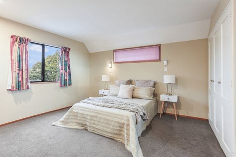 Photo of property in 5 Abbotts Place, Avonhead, Christchurch, 8042