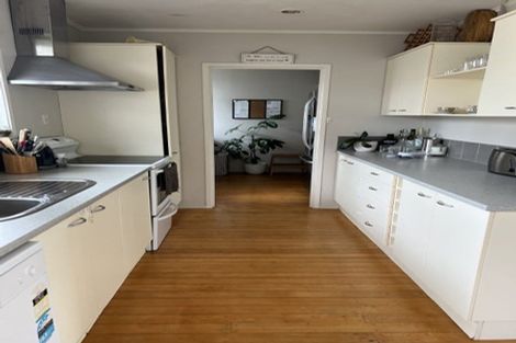 Photo of property in 3 Weatherly Road, Torbay, Auckland, 0630