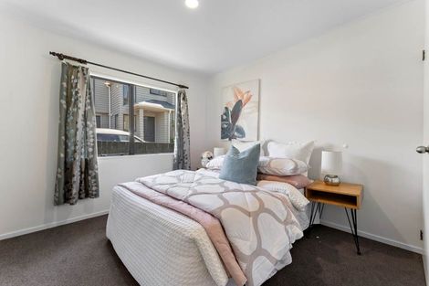 Photo of property in 2 Jonathan Place, Sunnynook, Auckland, 0620