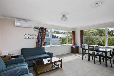 Photo of property in 179 Newlands Road, Newlands, Wellington, 6037