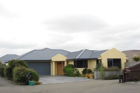 Photo of property in 142 Inwoods Close, Parklands, Christchurch, 8083