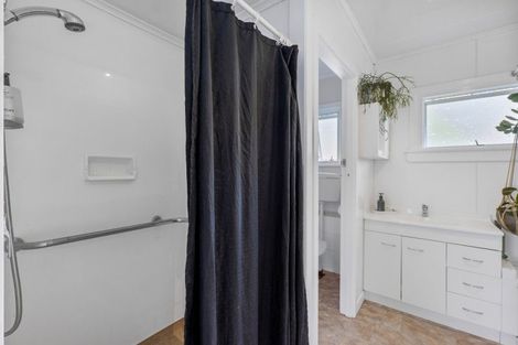 Photo of property in 16 Rosendale Avenue, Spotswood, New Plymouth, 4310