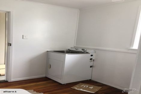 Photo of property in 104 Manawapou Road, Hawera, 4610