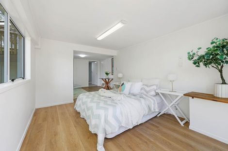 Photo of property in 13 Seymour Road, Mellons Bay, Auckland, 2014