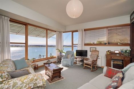 Photo of property in 23 The Brae, Mount Pleasant, Christchurch, 8081