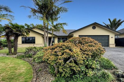 Photo of property in 26 Maghera Drive, East Tamaki Heights, Auckland, 2016