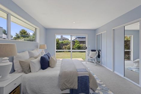 Photo of property in 8 Patricia Place, Harewood, Christchurch, 8051