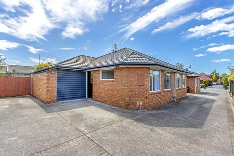 Photo of property in 17b Division Street, Riccarton, Christchurch, 8041
