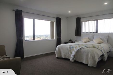 Photo of property in 96 Grovenor Drive, Orewa, 0931