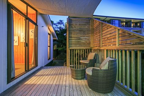 Photo of property in 69 Peach Road, Glenfield, Auckland, 0629
