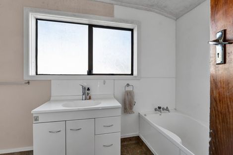 Photo of property in 15 York Street, Eltham, 4322