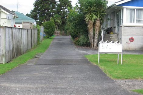 Photo of property in 3/47 Woodside Road, Massey, Auckland, 0614