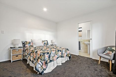 Photo of property in 70a Sturges Road, Henderson, Auckland, 0612