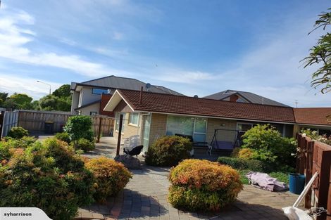Photo of property in 77 Memorial Avenue, Ilam, Christchurch, 8053