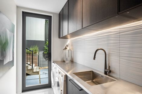 Photo of property in 14 Shalimar Crescent, Khandallah, Wellington, 6035