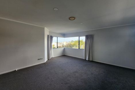 Photo of property in 18 Arden Place, Oakura, 4314