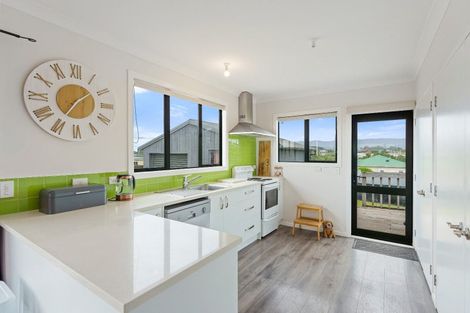 Photo of property in 76 Marine Parade, Otaki Beach, Otaki, 5512