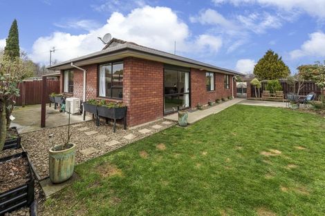 Photo of property in 25 La Perouse Place, Northcote, Christchurch, 8052