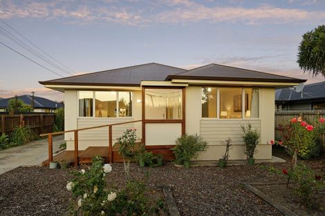 Photo of property in 74 Wilsons Road, Saint Martins, Christchurch, 8022