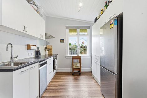 Photo of property in 16 Spier Street, Aramoho, Whanganui, 4500