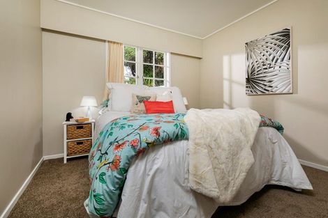 Photo of property in 1 Miltonia Avenue, Te Atatu South, Auckland, 0610