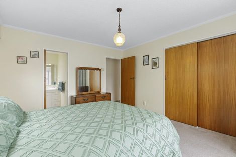 Photo of property in 32 De Menech Grove, Avalon, Lower Hutt, 5011