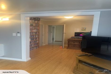 Photo of property in 10 Buller Crescent, Manurewa, Auckland, 2102