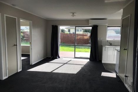 Photo of property in 2/29 Becker Drive, Weymouth, Auckland, 2103