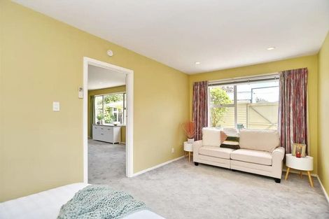 Photo of property in 17 Bateman Avenue, Bryndwr, Christchurch, 8053