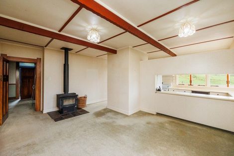 Photo of property in 56 Ongo Road, Hunterville, 4730