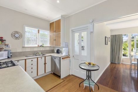 Photo of property in 5 Woodvale Grove, Fairfield, Lower Hutt, 5011