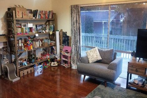 Photo of property in 30 Megan Avenue, Pakuranga Heights, Auckland, 2010