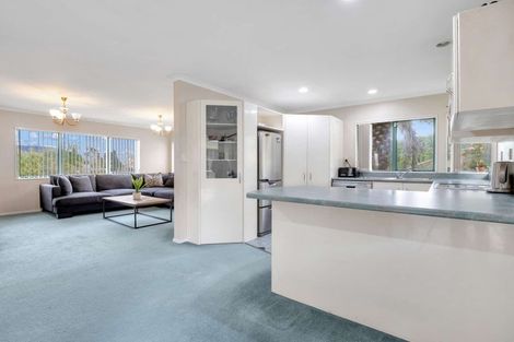Photo of property in 30 Capricorn Place, Kawaha Point, Rotorua, 3010