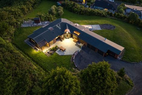 Photo of property in 252 Normandale Road, Normandale, Lower Hutt, 5010