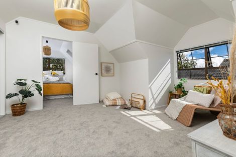 Photo of property in 1/4227 Great North Road, Glendene, Auckland, 0602