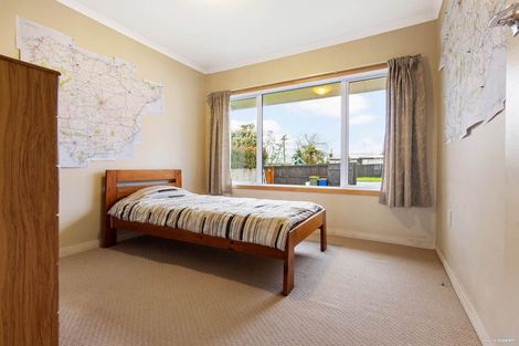 Photo of property in 8 Border Road, Henderson, Auckland, 0612