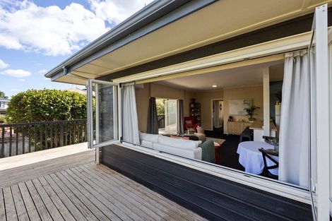 Photo of property in 8 Alison Street, Hamilton Lake, Hamilton, 3204