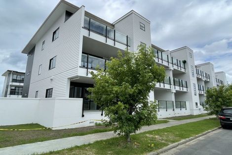 Photo of property in 4/11 Carlos Drive, Flat Bush, Auckland, 2016