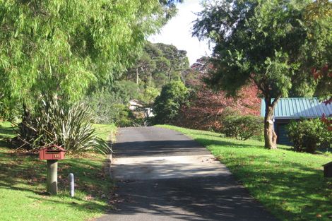 Photo of property in 18 Laingfield Terrace, Laingholm, Auckland, 0604