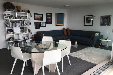 Photo of property in Seaview Apartments, 8/64 Milford Road, Milford, Auckland, 0620