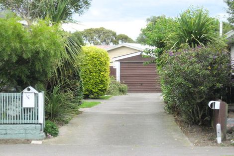 Photo of property in 9 Kawau Crescent, Bromley, Christchurch, 8062