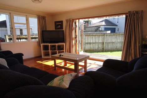 Photo of property in 6 Waikaremoana Place, Pakuranga Heights, Auckland, 2010