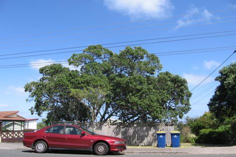 Photo of property in 1/58 Birkdale Road, Birkdale, Auckland, 0626
