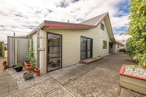 Photo of property in 92 Henley Street, Westport, 7825