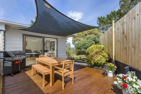Photo of property in 17a John Road, Stanmore Bay, Whangaparaoa, 0932