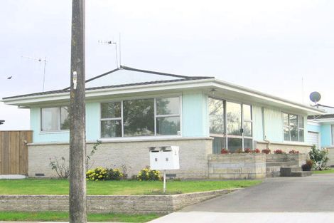 Photo of property in 8 Saint Pauls Place, Tamatea, Napier, 4112