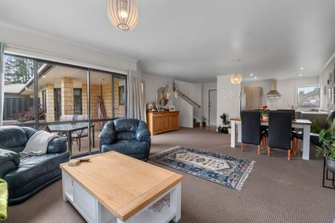 Photo of property in 16/64 Kawaha Point Road, Kawaha Point, Rotorua, 3010