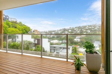 Photo of property in 4/65 Tiketike Way, Brooklyn, Wellington, 6021