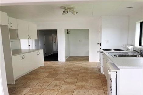 Photo of property in 17 Sabana Place, Unsworth Heights, Auckland, 0632