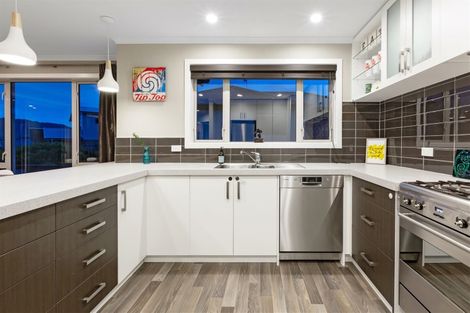 Photo of property in 9 The Pier, Whitby, Porirua, 5024